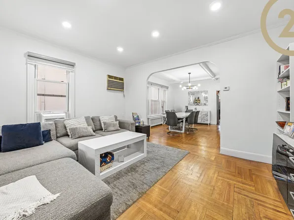 1530 East 2nd Street image 18 of 25