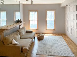 1042 N Wood St APT 1F, Chicago, IL 60622