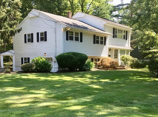 98 Heights Rd, Allendale, NJ 07401