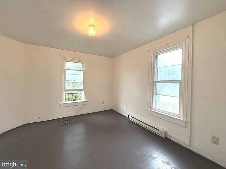 703 2nd St #B — Photo 7