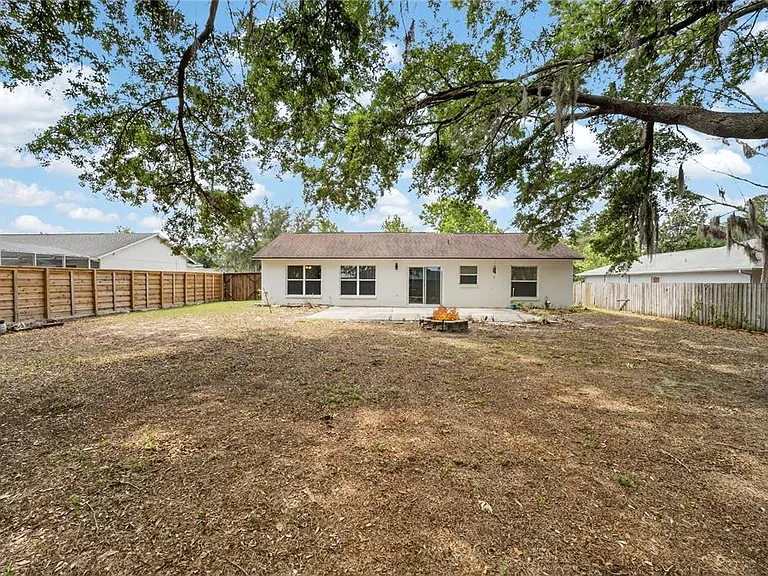 10748 Siena Dr — Photo 41