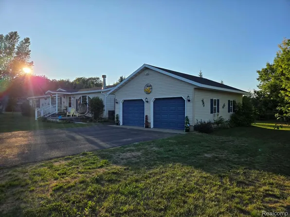 90 Whealkate Dr, South Range, MI 49963
