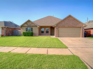 1020 SW 16th St, Moore, OK 73160