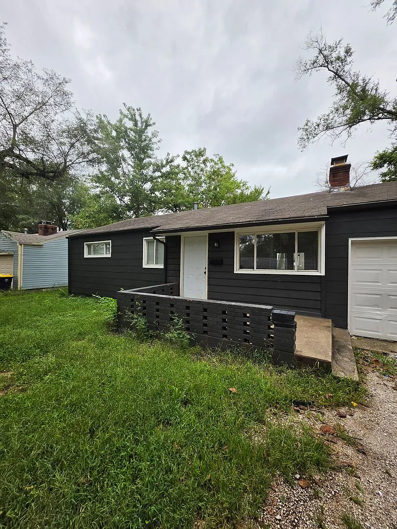 Renovated 3 Bedroom 1 Bath — Photo 1