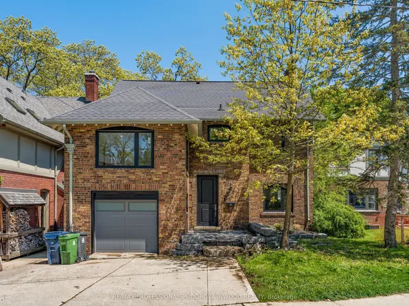 27 Palisades, Toronto, ON M6S 2W9