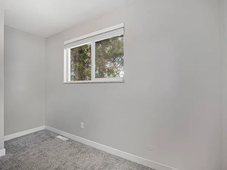 6423 Kendall St — Photo 4