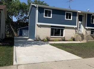 638 N Lawler Ave, Addison, IL 60101