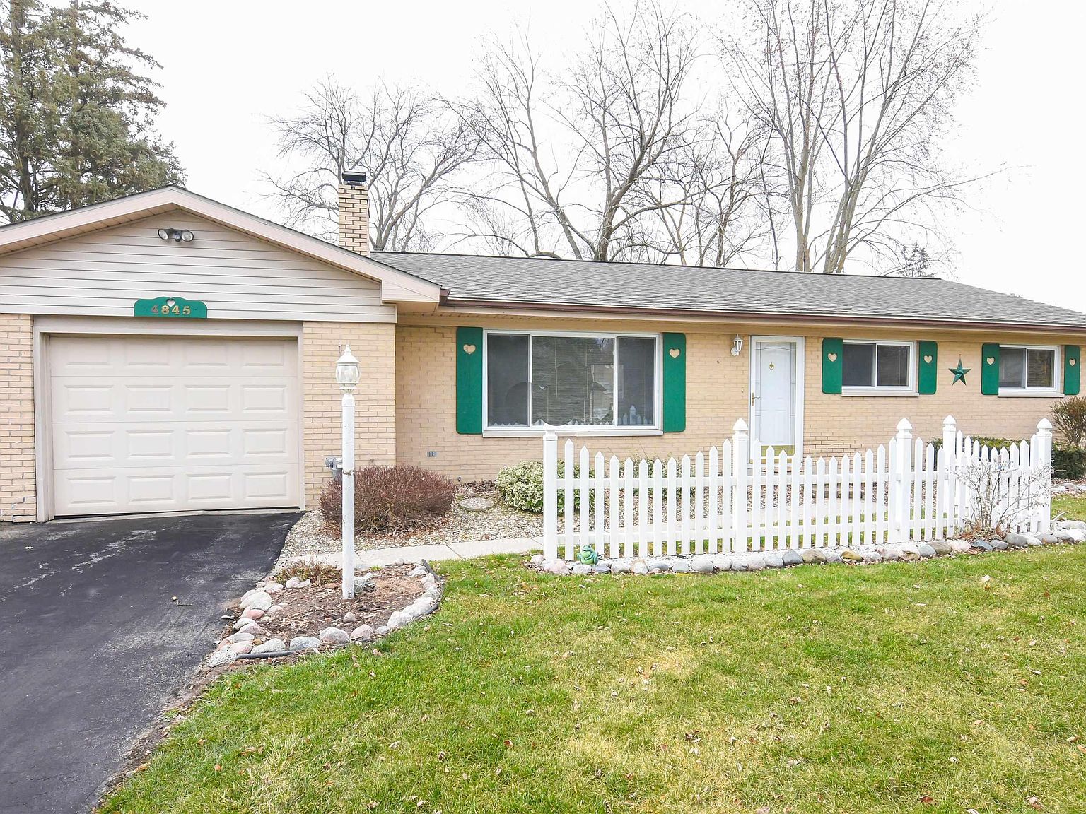 4845 Brook Dr Saginaw MI 48638 Zillow