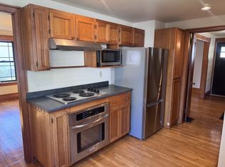 64 14th St, Bangor, ME 04401