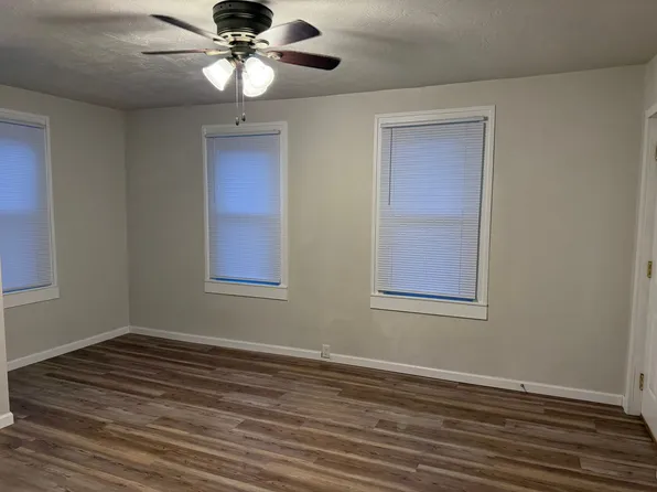 648 10th Ave, 648 W 10th Ave #648A, Oshkosh, WI 54902