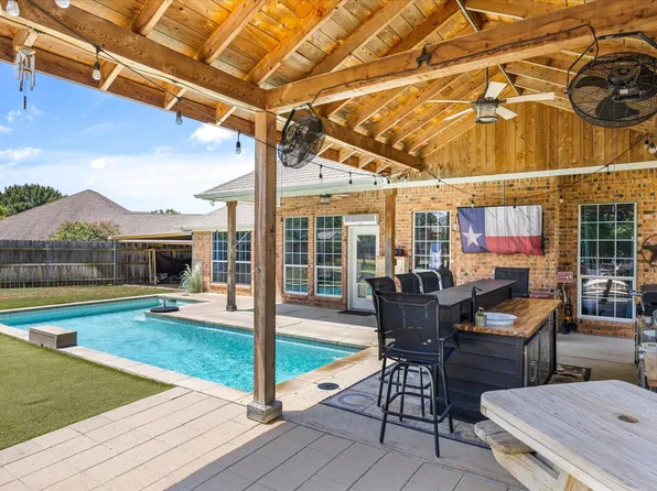 3930 Buena Vista Cir, Granbury, TX 76049