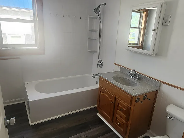 40 W Howard Ave — Photo 10