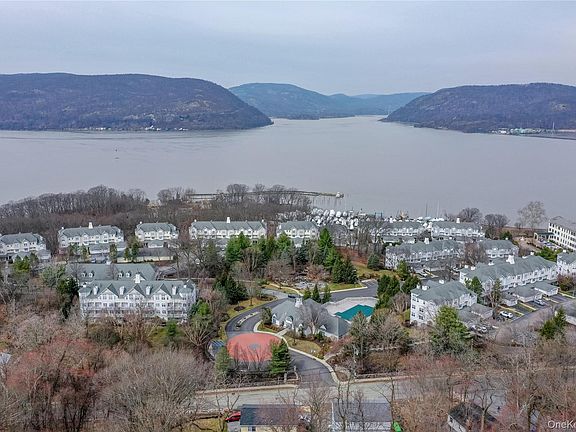 2nd image of 115 Viewpoint Terrace