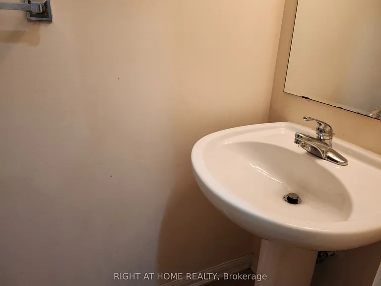 786 Bolingbroke Dr — Photo 18