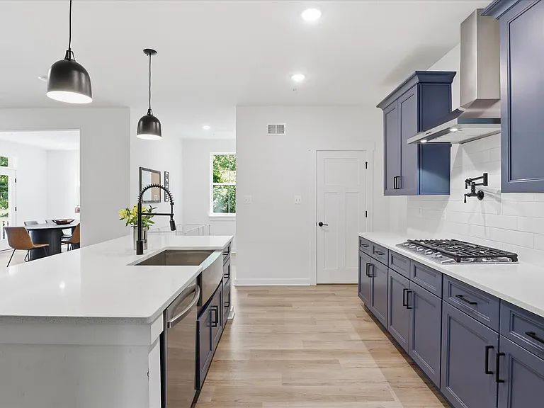 15717 Tierra Dr — Photo 8