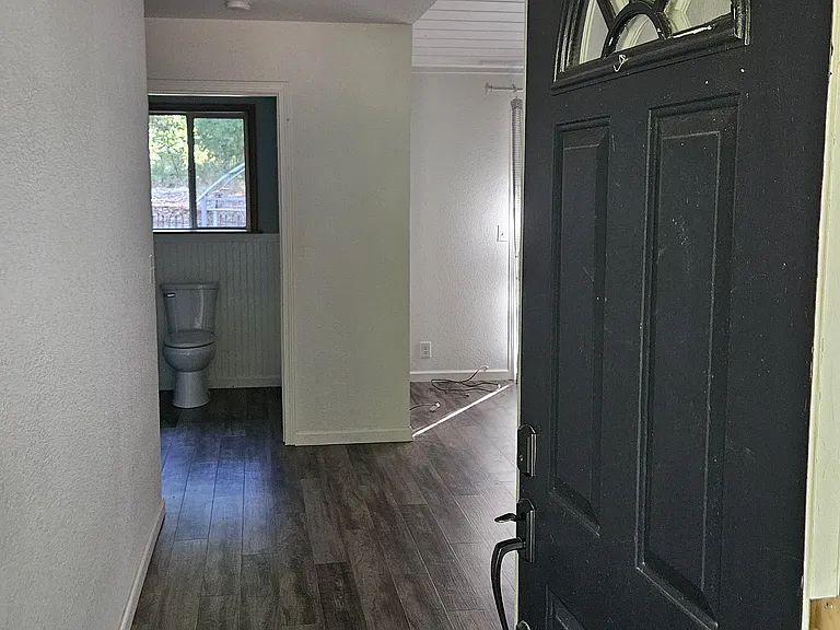 1 Undisclosed Address — Photo 3
