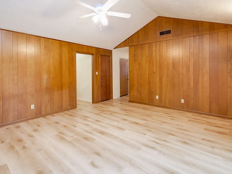 1201 Francis Dr — Photo 11