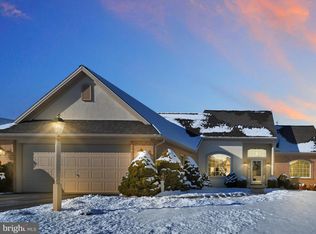302 Round Hill Ln, Lancaster, PA