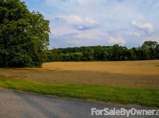 697 Bok Rd, Nazareth, PA 18064