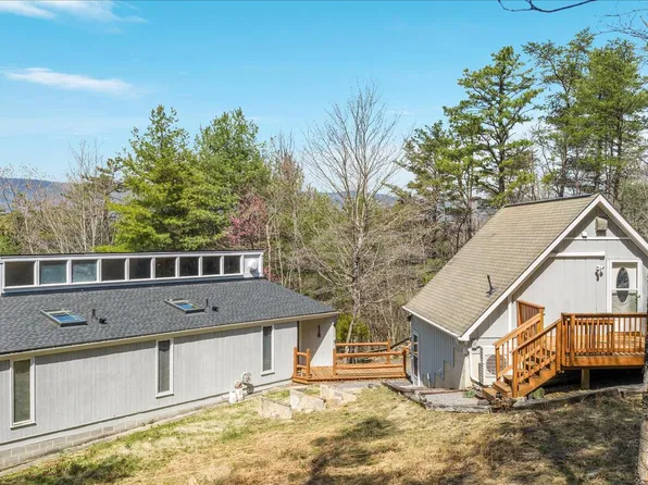 38 Strudel Ct, Basye, VA 22810