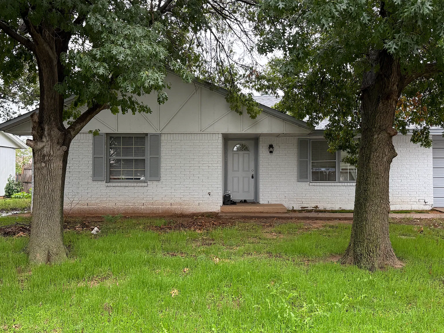 3 bed, 1.5 bath, 1066 sqft, $1,450 — Photo 2