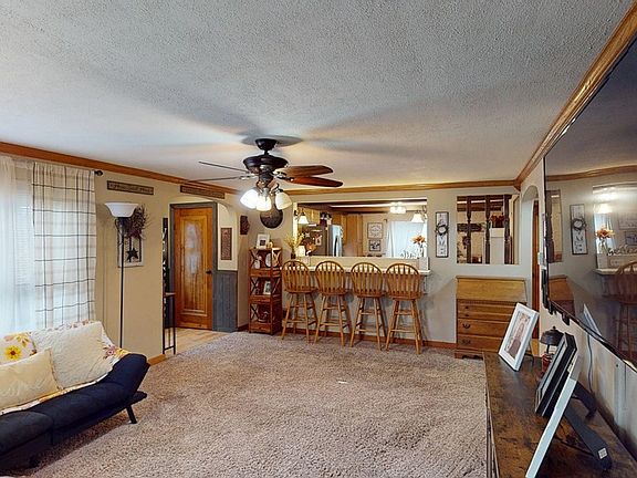 5th image of 70 Ridgewood Blvd