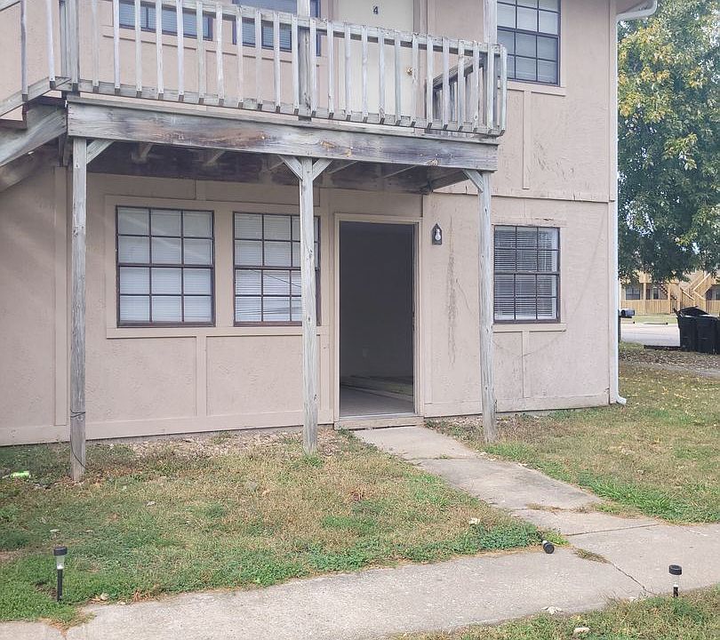 2nd image of 4 SE 240th Rd Unit 1-2