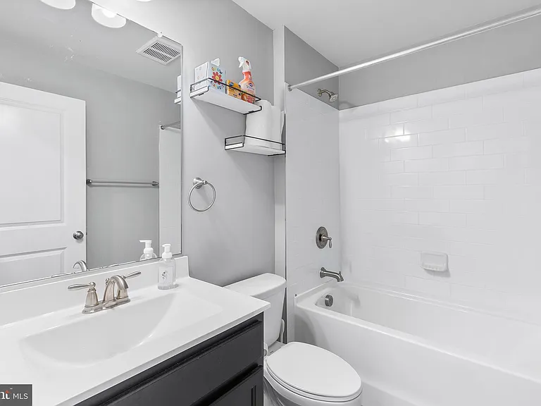 62 Rome Way — Photo 16