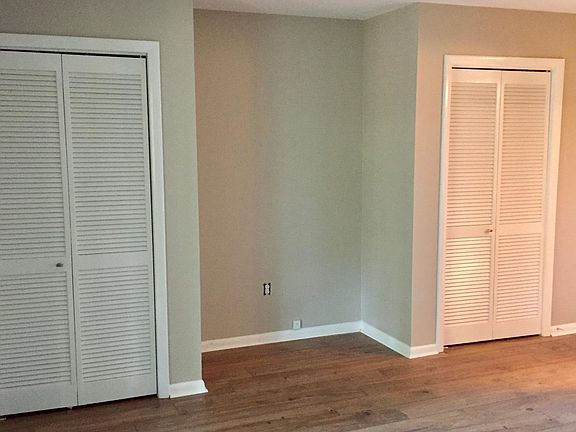 Primary bedroom - large dual closets