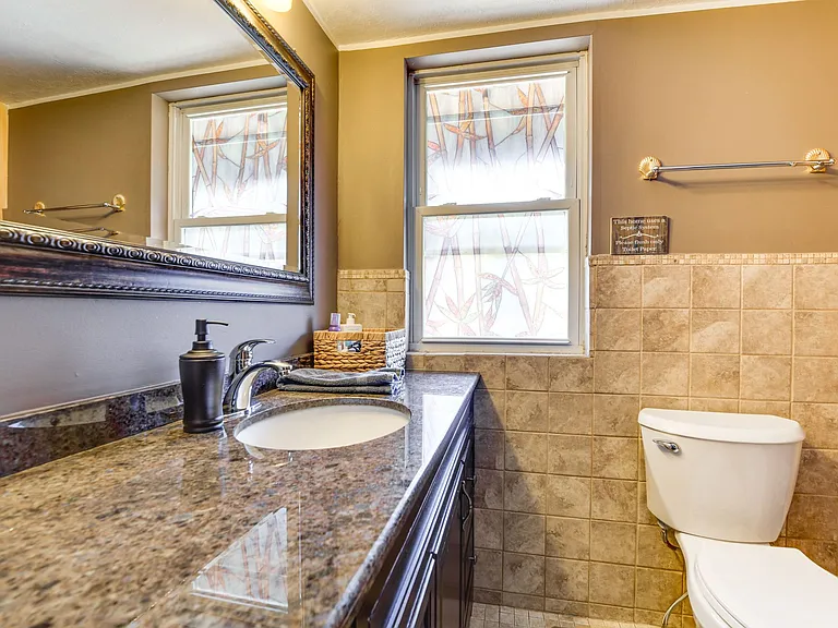 1072 Route 100 — Photo 17