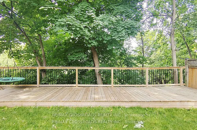 12A Delroy Dr — Photo 35