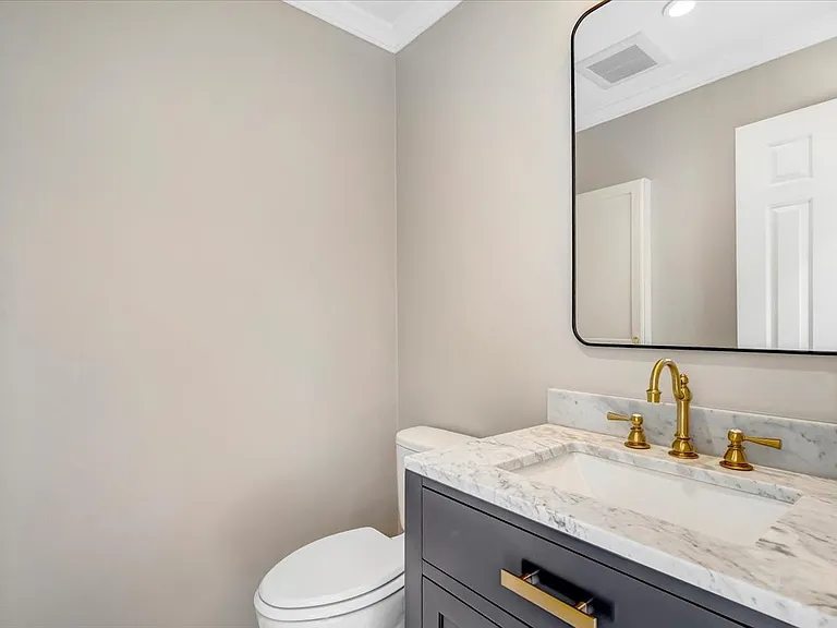 303 S Union St — Photo 14