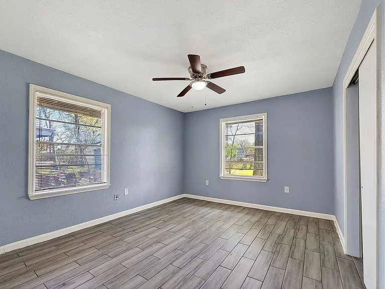 6022 Lyndhurst Dr — Photo 12