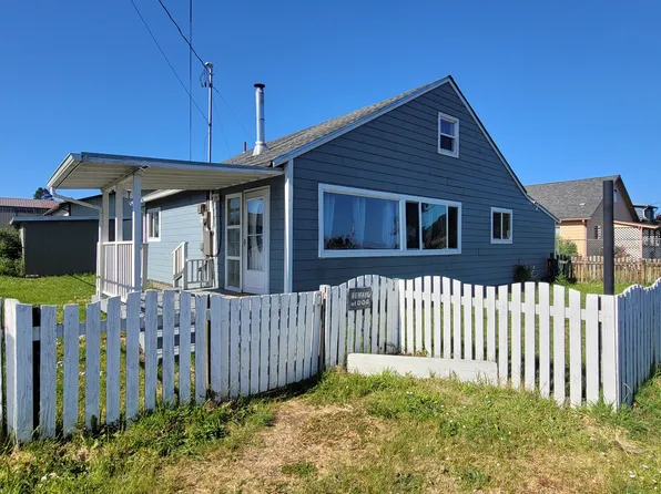 1010 N Lake Rd, Lakeside, OR 97449