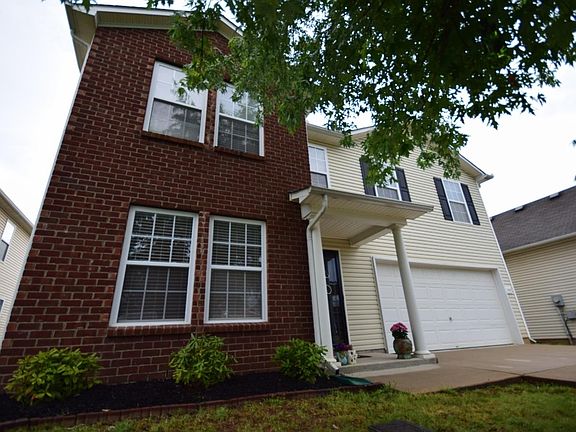 3rd image of 409 Creek Oak Dr