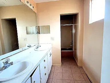 834 W Santa Maria St — Photo 9