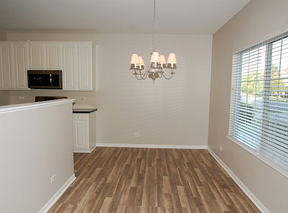 4th image of 182 Southwicke Dr Unit A