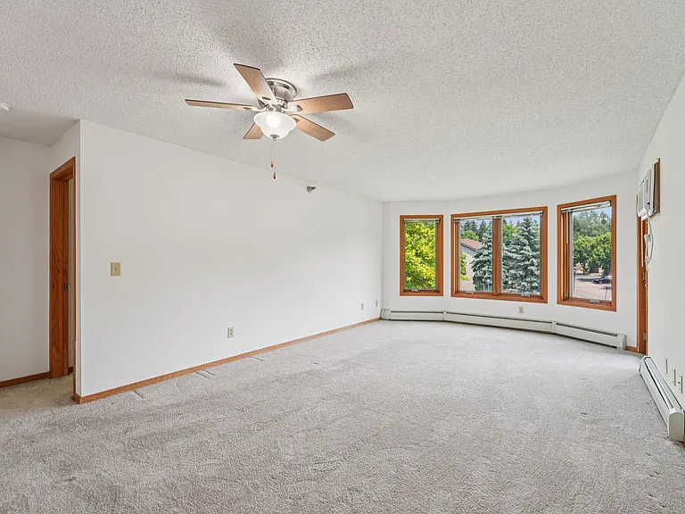 Oaks Lincoln Apartments — Photo 20