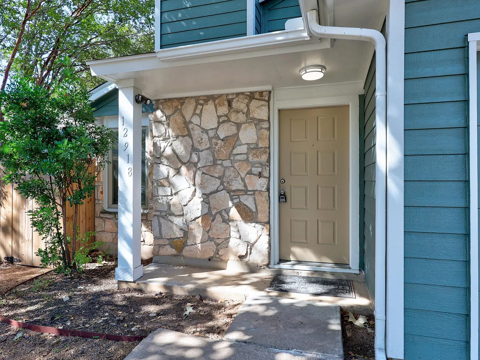 2 bed, 2.0 bath, 1023 sqft, $1,850 — Photo 4