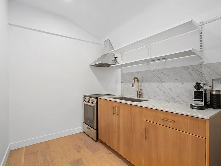 229 Joy St — Photo 7