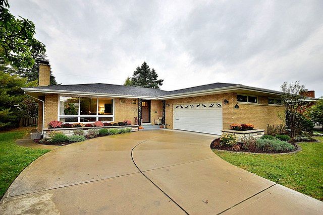 1st image of 1426 Deerpath Ln