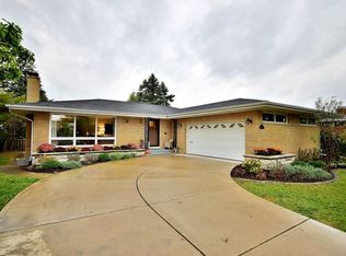 1426 Deerpath Ln, La Grange Park, IL 60526