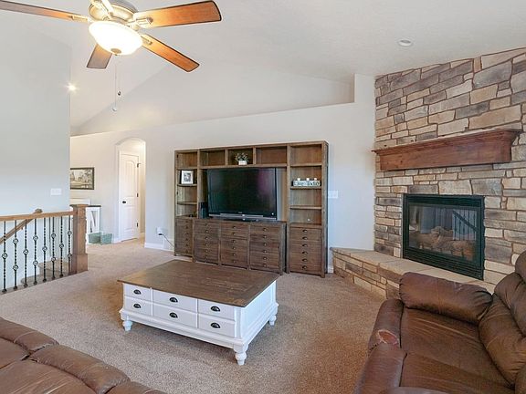 3rd image of 2296 Browning Dr