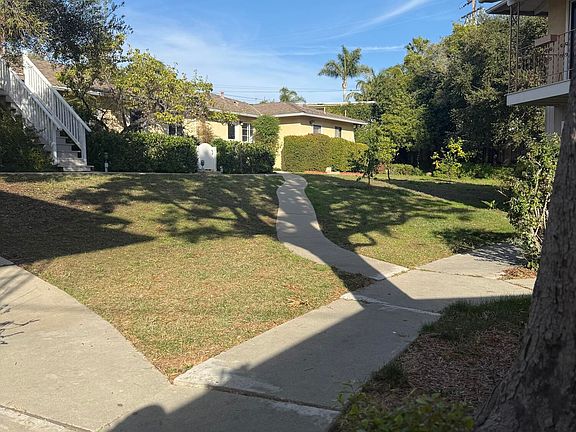 3rd image of 126 W Calle Crespis