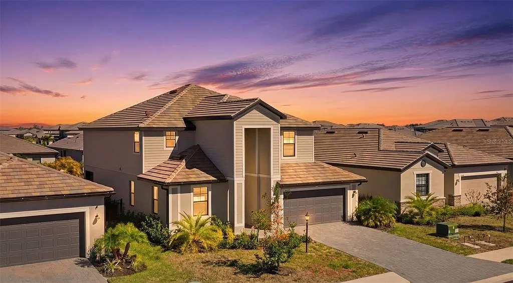 5 bed, 3.0 bath, 3257 sqft, $4,800 — Photo 1