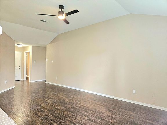 4th image of 4231 Southchase Ln