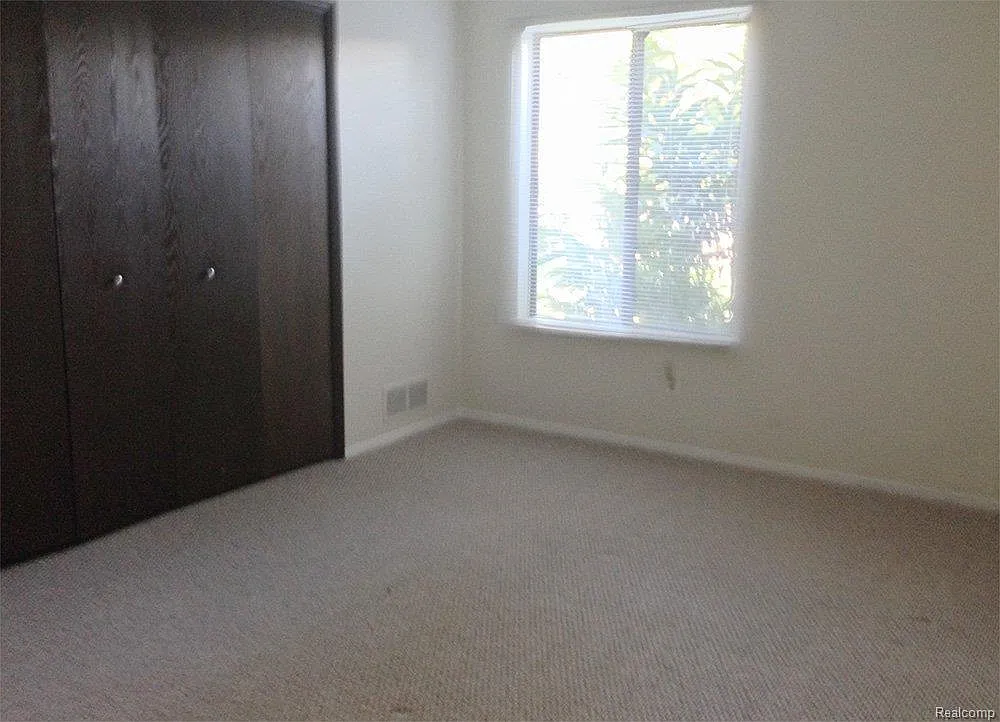 31993 W Twelve Mile Rd — Photo 4