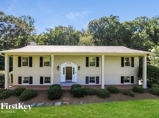 5601 Kane Dr, Pfafftown, NC 27040