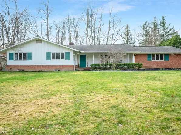 10512 Laurel Ln, Brecksville, OH 44141