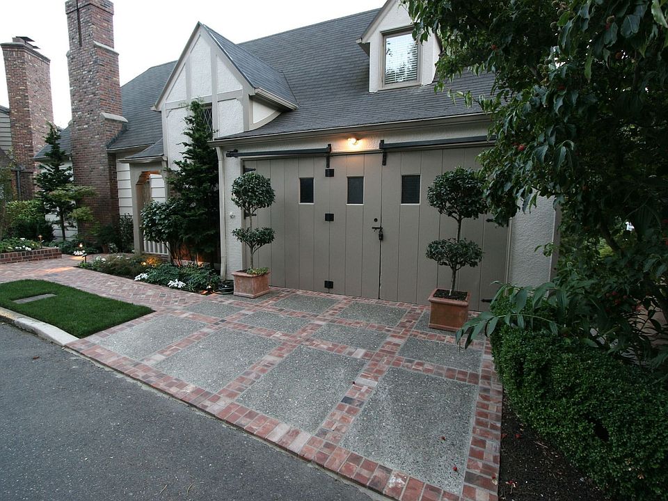2nd image of 2855 SW Champlain Dr